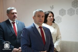 В пансионате «Васильевский» Иван Крупко ознакомился с условиями проживания и лечения в пансионате, пообщался с жильцами учреждения.